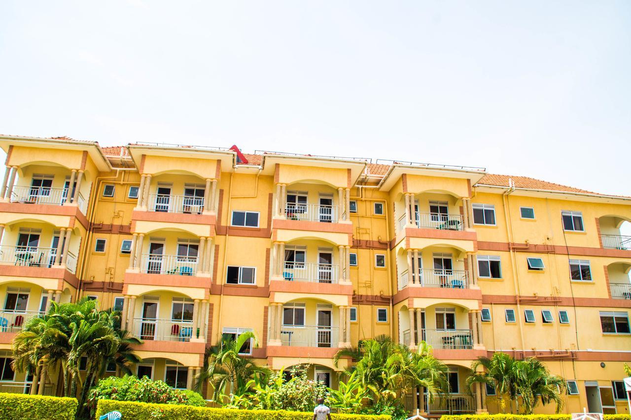 Desert Breeze Hotel Arua Екстер'єр фото